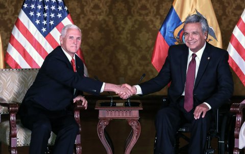 El vicepresidente Mike Pence en la reunión con el presidente Moreno en el palacio de Carondelet en junio de 2018.