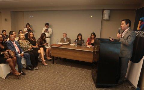 El objetivo del foro fue el de concienciar a la ciudadanía sobre la situación del seguro social.