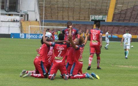 El Nacional venció a Liga de Portoviejo en el estadio Atahualpa.