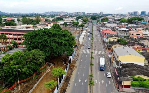 La avenida Delta es otra vía que no tiene sombra de árboles para caminar.