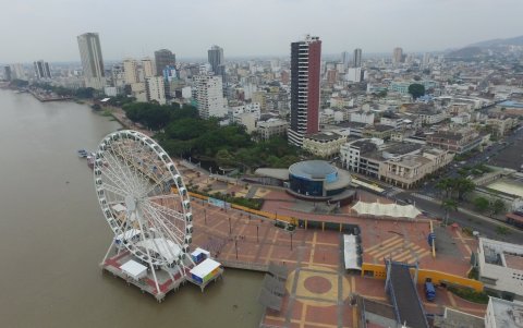 Imagen de archivo de la noria, ubicada en el Malecón Simón Bolívar de Guayaquil.