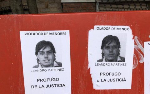El agresor es tío de la pequeña y está prófugo de la justicia argentina.