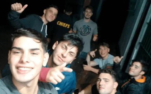 Según Burlando, la foto fue tomada unos 20 minutos después del crimen.