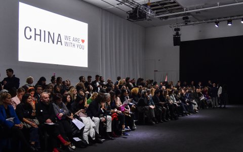 Desfile de  Han Wen en el Milan Fashion Week