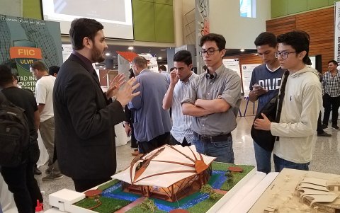 Un grupo plantea una cubierta automatizada para escenarios deportivos y patios estudiantiles