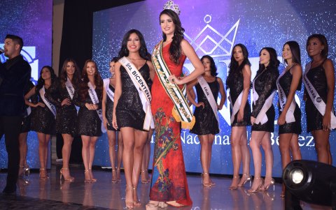 La representante de Azuay fue escogida como señorita Bicentenario.