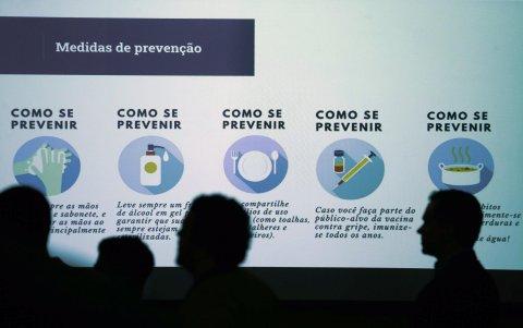BRASILIA. La Agencia de Vigilancia Epidemiológica estatal, presenta recomendaciones para prevenir el contagio, durante el anuncio del primer caso en Brasil.