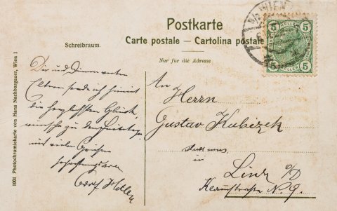 SANKT POLTEN. Una postal enviada por Hitler a su amigo, August Kubicek, en la que envía saludos a sus padres y le desea buenas vacaciones, es parte de la exposición.