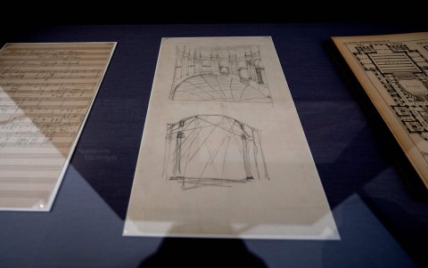 SANKT POLTEN. Un boceto arquitectónico de una sala musical hecho por Adolfo Hitler.