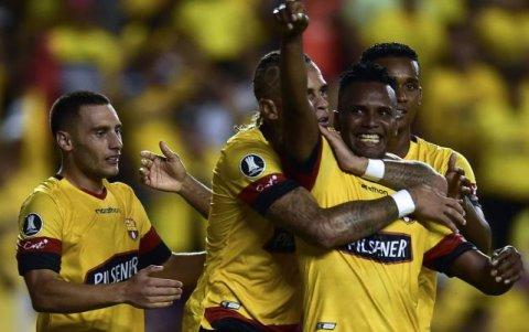 Dos partidos de fútbol, entre los eventos afectados por el coronavirus.