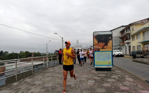 Andy Cedeño, atleta cuencano becado.