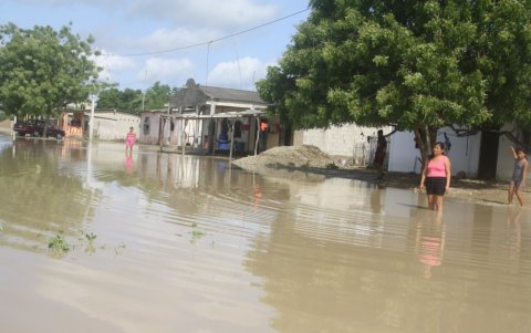 Santa Elena. La lluvia inundó la comuna Salanguillo en Colonche.