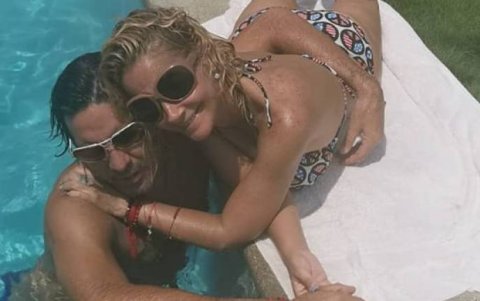 La pareja muy acaramelada.