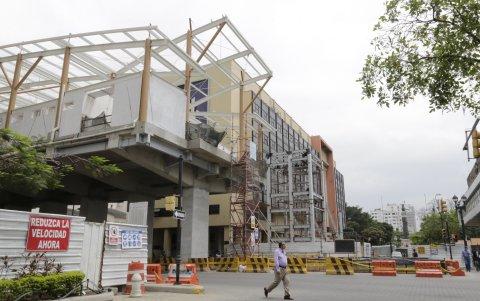 Hecho. El paso de la aerovía por la Casa de la Cultura ha generado una serie de quejas entre los ciudadanos.