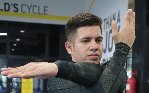 El estiramiento evita lesiones en codo, muñeca, rodilla, mango rotador del hombro, puntos claves que levantan peso.