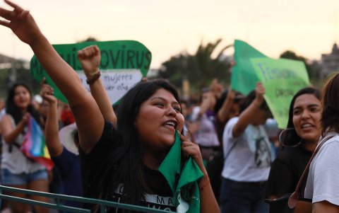 Cientos de mujeres con pañuelos verdes participaron las movilizaciones de Lima.