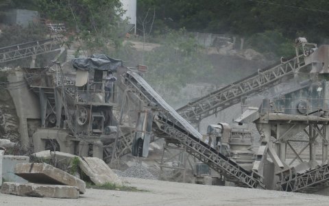 Aunque actualmente fueron clausuradas las canteras sin permisos, los habitantes dicen sentirse afectados por las enfermedades que desarrollaron durante sus actividades.
