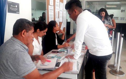 La Senescyt atiende los reclamos de las personas que han tenido problemas durante el proceso de postulación a la universidad.