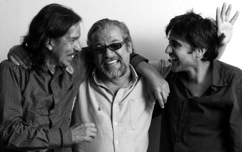 Sus compañeros músicos Ángel Cobo, Héctor Napolitano y Christian Hidrobo