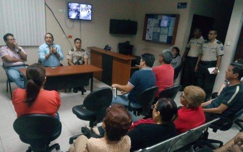 Los líderes buscan persuadir a los delincuentes, a través de la integración barrial, con campeonatos, mingas, etc.