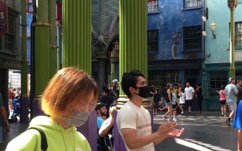 Los parques temáticos de Universal Studios Hollywood y Universal Orlando (EE.UU.) cerraron sus instalaciones.