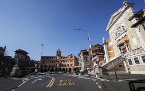 Imagen de Roma este lunes. Italia está bajo bloqueo en un intento por prevenir la propagación del coronavirus.
