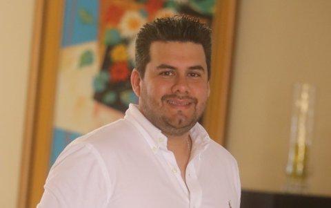 Bolívar es padre de dos niños y radica en Nueva Jersey hace seis años.