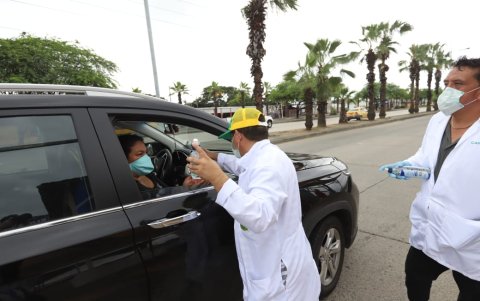 La urgencia de proteger la salud es aprovechada por algunos vendedores. El alcohol y las mascarillas tienen mayor demanda.