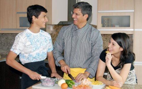 Definir el menú y prepararlo juntos, es una opción.