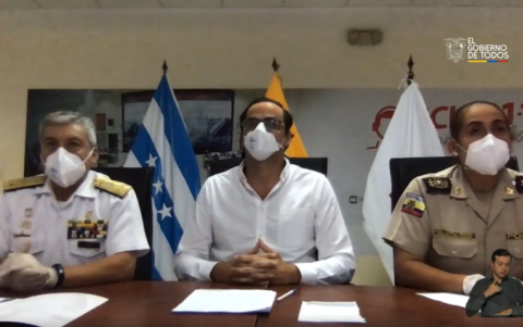 Autoridades, durante el anuncio de los detalles de la zona de seguridad en Guayas.