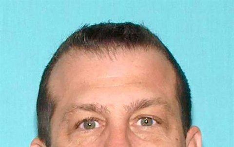 George Falcone, uno de los sujetos que dijo que tenía coronavirus tras estornudar y que ahora enfrenta cargos por terrorismo.