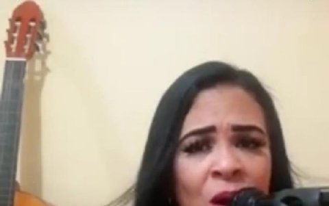 Nairú, oriunda de Venezuela y radicada en Guayaquil también le canta a las familias en cuarentena.
