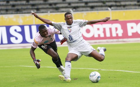 Johan Padilla tuvo pocas oportunidades en Independiente del Valle debido a sus constantes problemas disciplinarios.