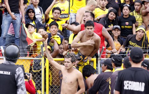 El delantero Luis Macías jugó la primera parte de la temporada 2010 con Barcelona.