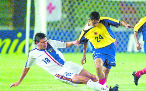El mediocampista Alfonso Obregón (18) formó parte de los históricos, de la primera clasificación al Mundial.
