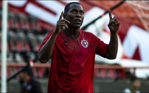 Brayan Angulo, delantero ecuatoriano de los Xolos de Tijuana.