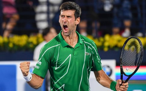 El serbio Novak Djokovic donó un millón de dólares para luchar contra el coronavirus en su país.