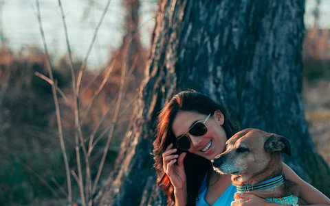 Con su mascota Pinchi