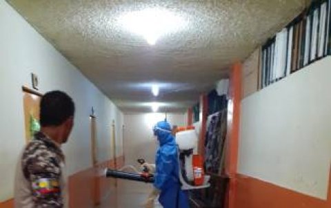 Las instalaciones son desinfectadas como prevención.