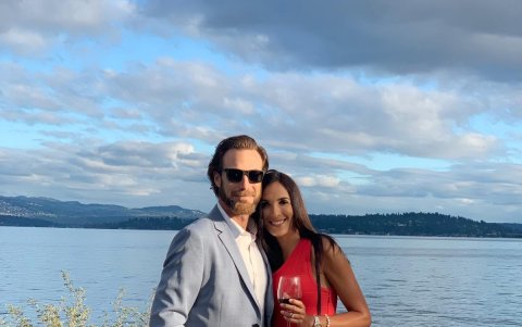 Junto a su esposo, Danny