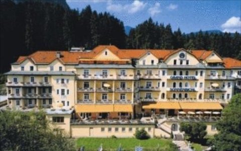 El famoso resort donde se encuentra alojado el soberano tailandés con sus concubinas.