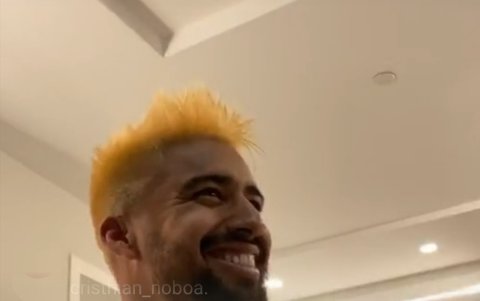 Cristhian Noboa, con el trabajo terminado y su nuevo look.