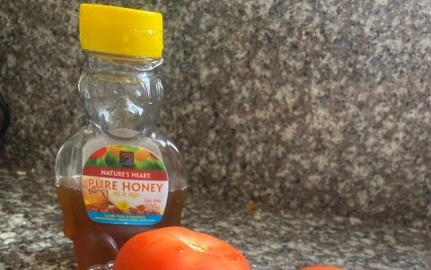 El tomate tiene múltiples beneficios. Es rico en vitaminas y minerales.