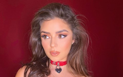 Demi y su sensual traje rojo que alborotó las redes.