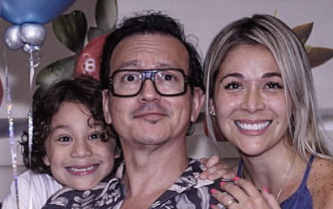 David se fue a un sitio apartado en Playas, lo que le permite bajar con su hijo Dante al mar sin peligro del contagio.