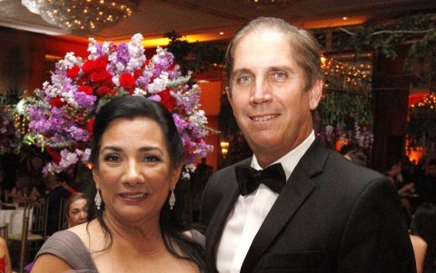 Con su esposo, Bruce.