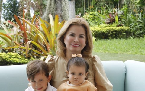 Sus nietos Filippo y Liana son otro regalo del cielo.