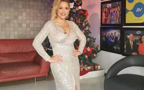 Aunque no es de escuchar música, en estos días se ha inclinado por la trova y la protesta.