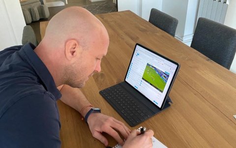 Jordi Cruyff actualmente se encuentra en España haciendo teletrabajo debido a la cuarentena por el coronavirus.