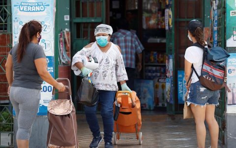 Coronavirus en Perú. El uso de mascarillas es una costumbre tomada desde el inicio de cuarentena y de forma más intensa conforme pasan los días.